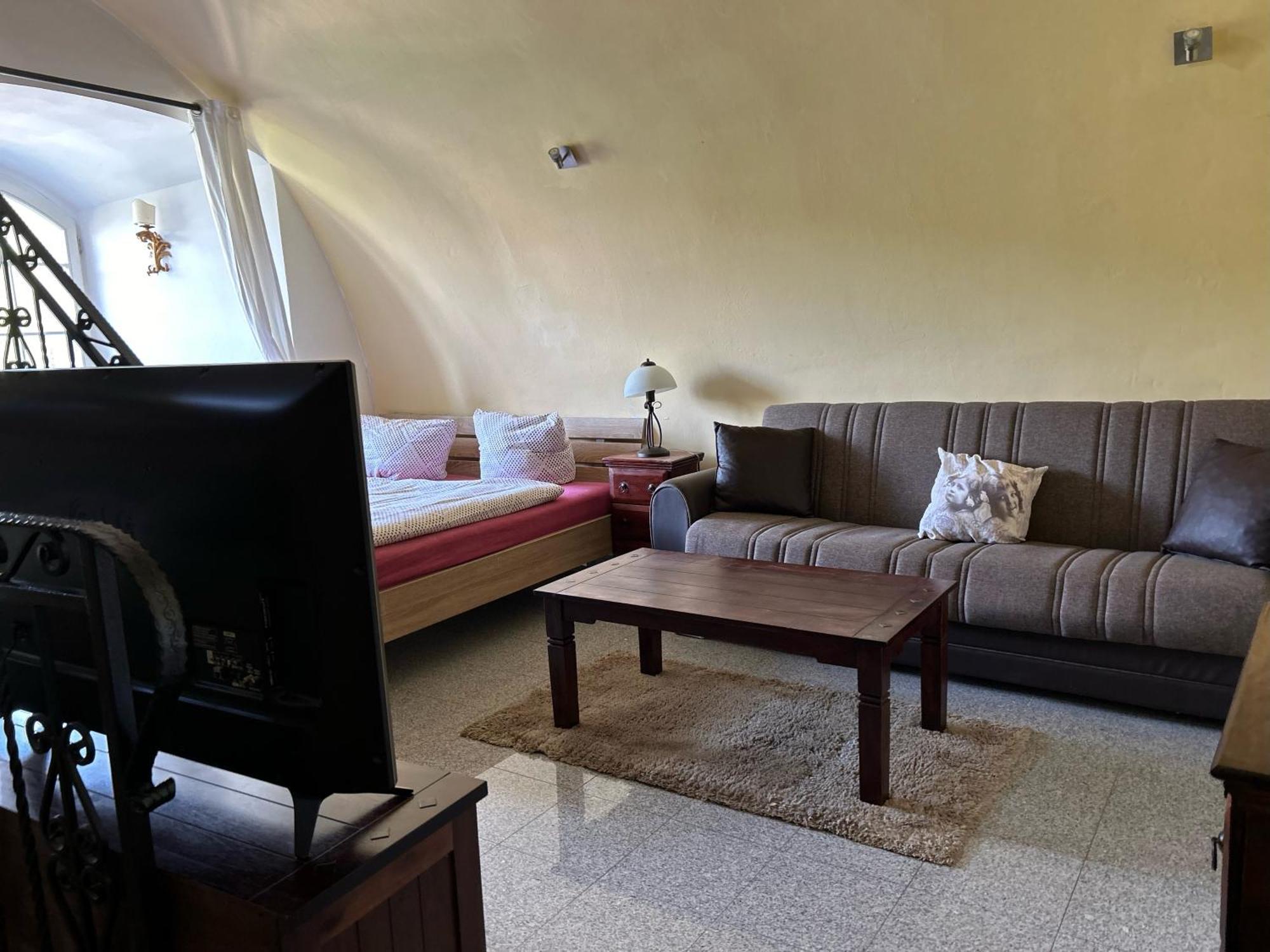 Apartmán Rezidence Napoleon Loket Exteriér fotografie